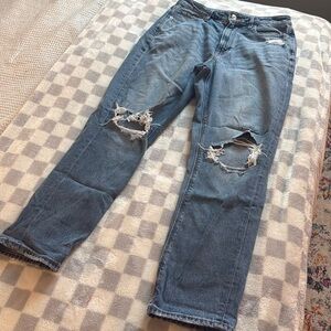 American Eagle ripped mom jean size 6